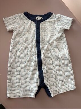 Kissy kissy sports onesie 9m